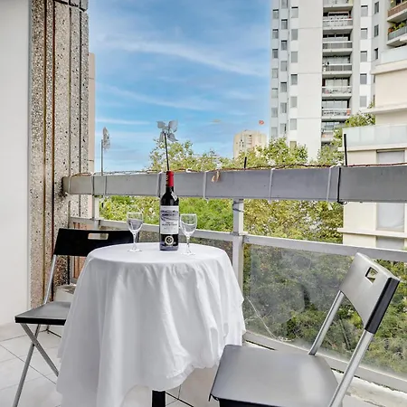 Apartment Au Coeur De Paris, Architecturale Et Elegante