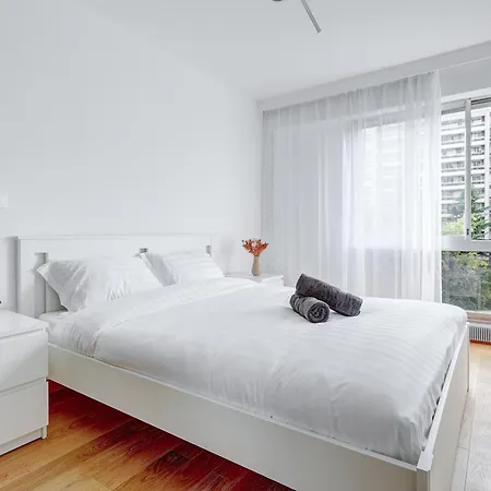 Apartment Au Coeur De Paris, Architecturale Et Elegante