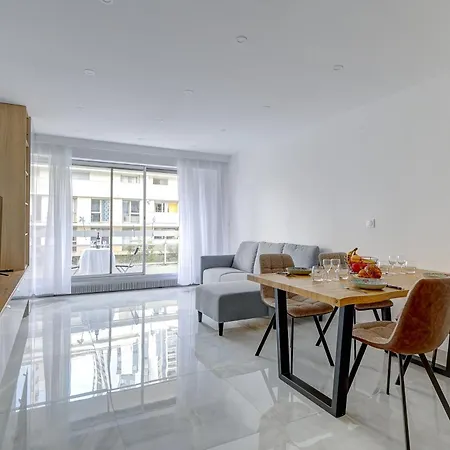Au Coeur De Paris, Architecturale Et Elegante פריז