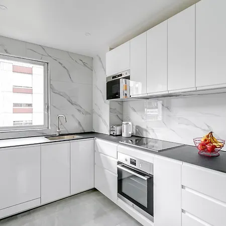 Apartament Au Coeur De Paris, Architecturale Et Elegante Paryż