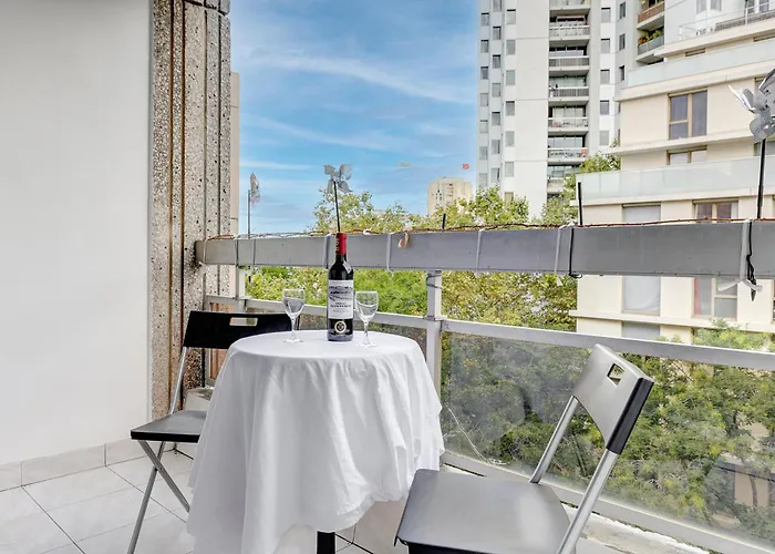 Apartment Au Coeur De Paris, Architecturale Et Elegante